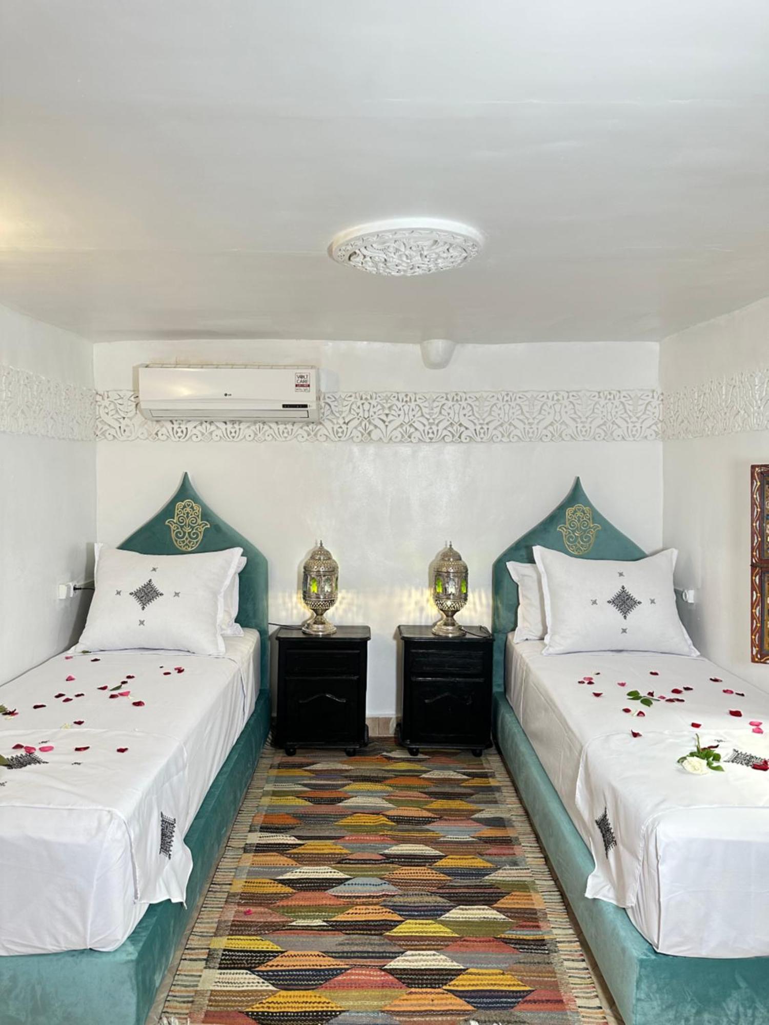 Bed and Breakfast Dar Khmissa Фес Экстерьер фото