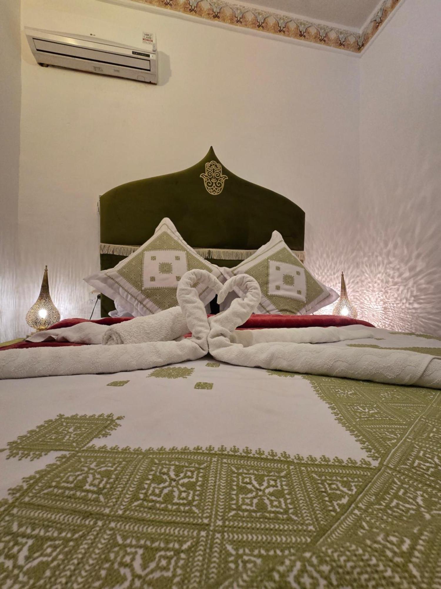 Bed and Breakfast Dar Khmissa Фес Экстерьер фото